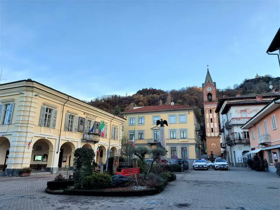 Piazza Sforzini in Cavour