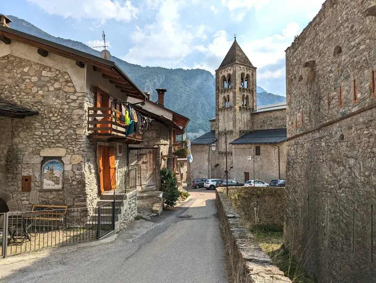 Parrocchia S.Fiorenzo, die Kirche ist eine der Vinadio Sehenswürdigkeiten 