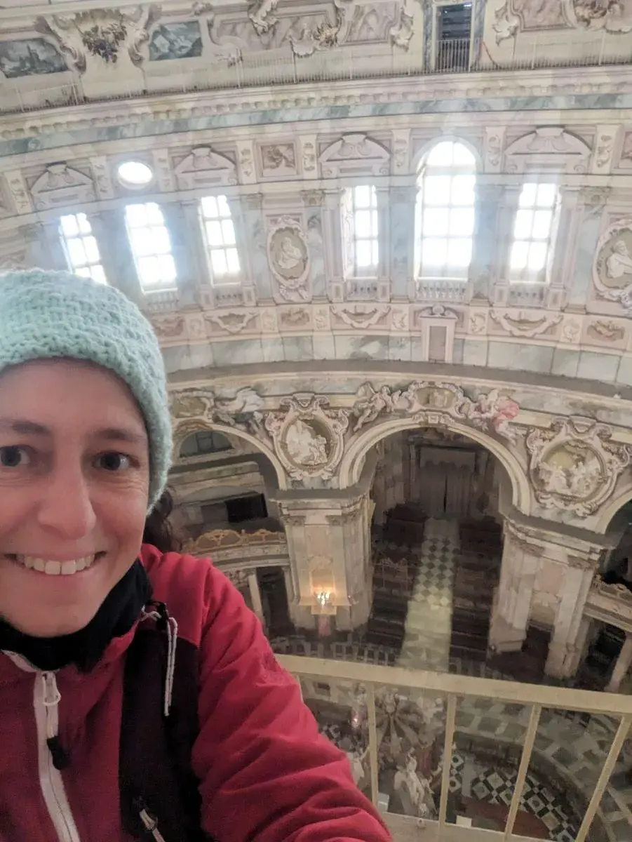 Auf dem kleinen Rundgang in die Kuppel der Basilika von Vicoforte