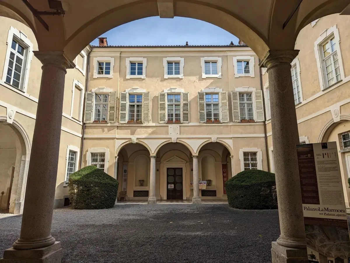 Innenhof des Palazzo La Marmora, einer Biella Sehenswürdigkeit