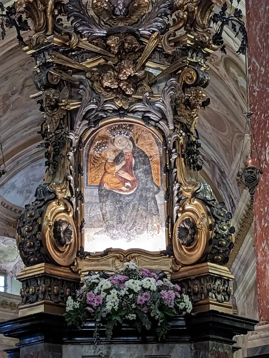 Fresko der Maria, Mittelpunkt der Basilika von Vicoforte