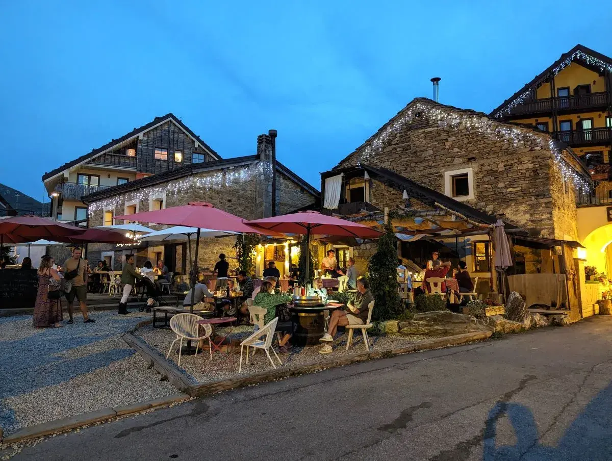 Beleuchte Osteria Le Stalle