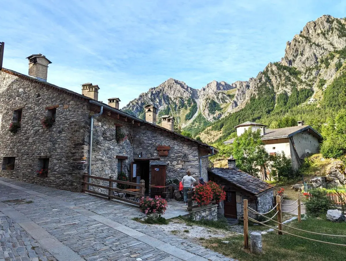 Typische Unterkunft in einem traditionellen Steinhaus in Chiappera